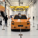 中国汽车最难的一条路，吉利一个人先走了